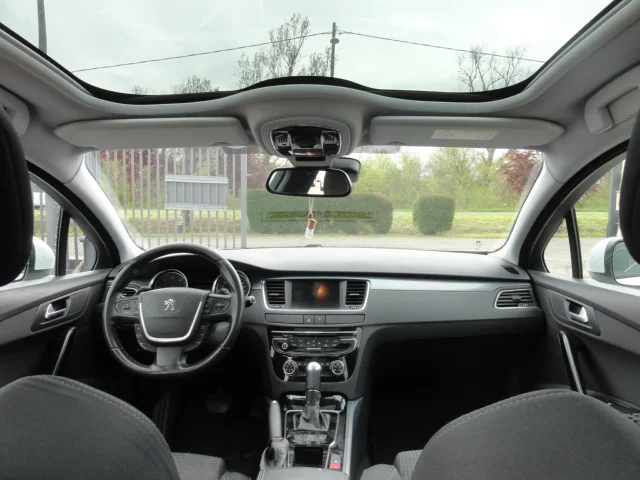Photo 33